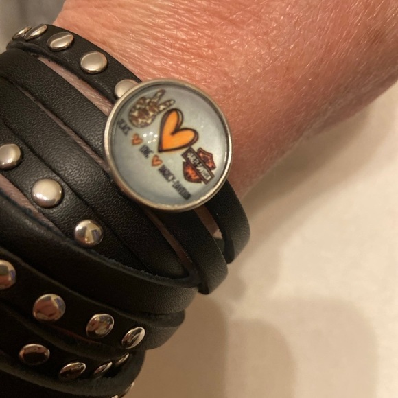 - HD Snap Button Wrap Bracelet - Picture 3 of 12